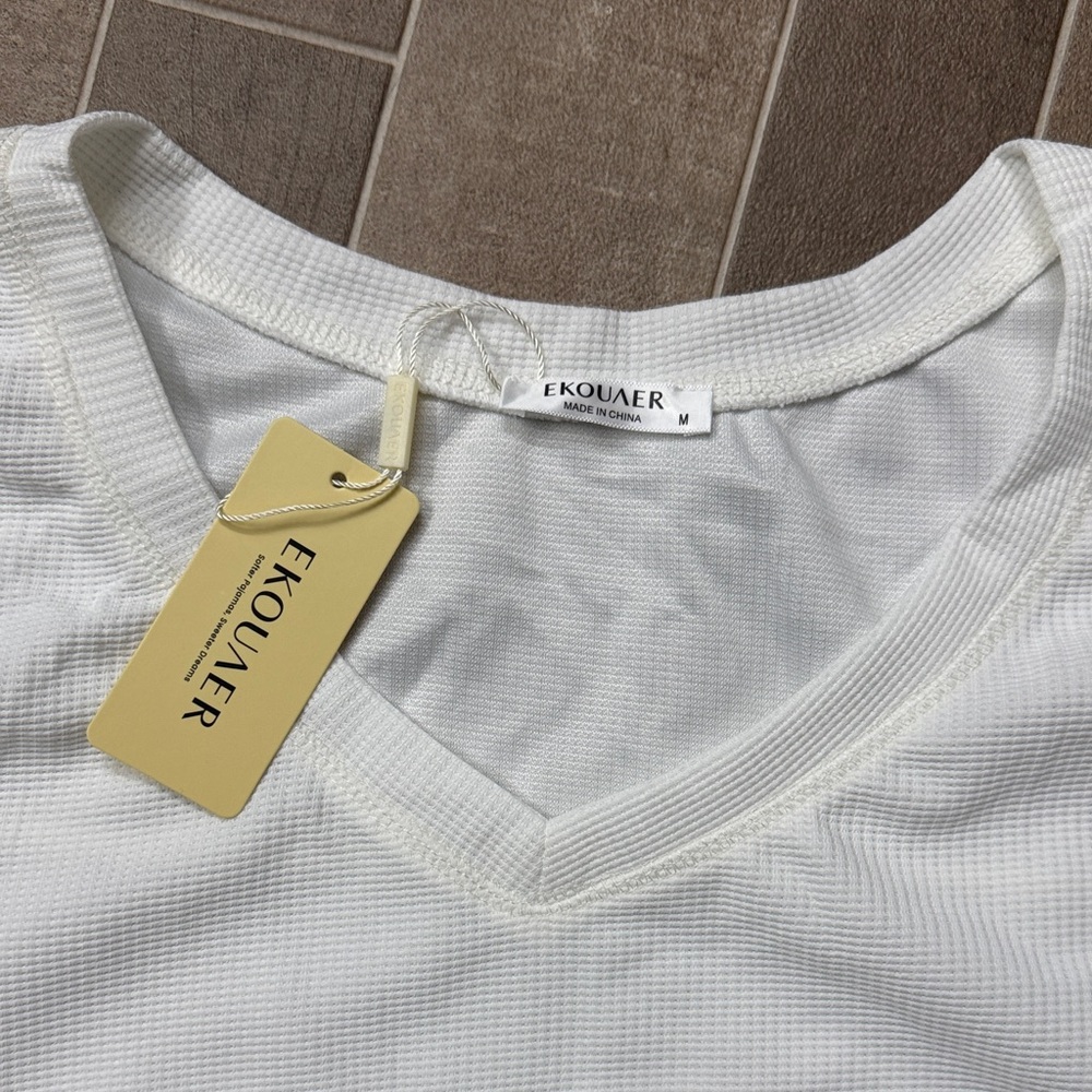 White Set - Picture 2 of 3